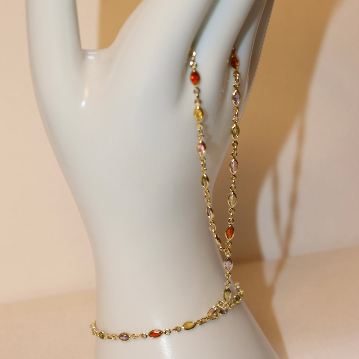 Canela Handchain