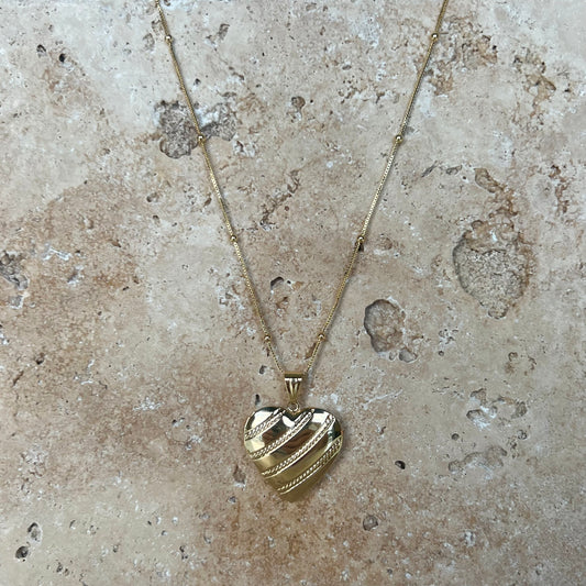 Corazón grande necklace